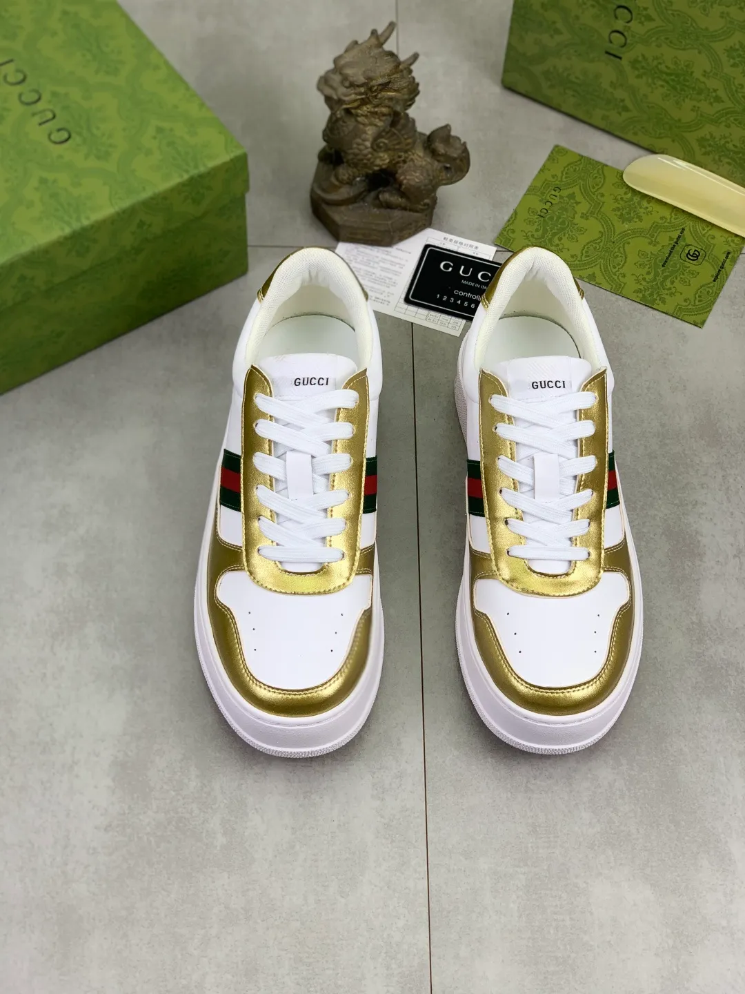 Men's shoes 💰P400💰【New model】 🆘 The latest model from Gucci official website 🎁 Classic casual and fashionable men's shoes 👟 Hot model 💥 Simple and elegant style, exclusive for trendy men. Unique latest brand elements from the official website 👑 Original Gucci decoration, fashionable and generous, made of original soft calfskin fabric ➕ Comfortable soft pigskin lining ✅Wear-resistant rubber outsole specified on the official website_Full elasticity, classic model taken in real life🎬Color: 5️⃣colors available😍Number: 38-44 (45 46 customized)